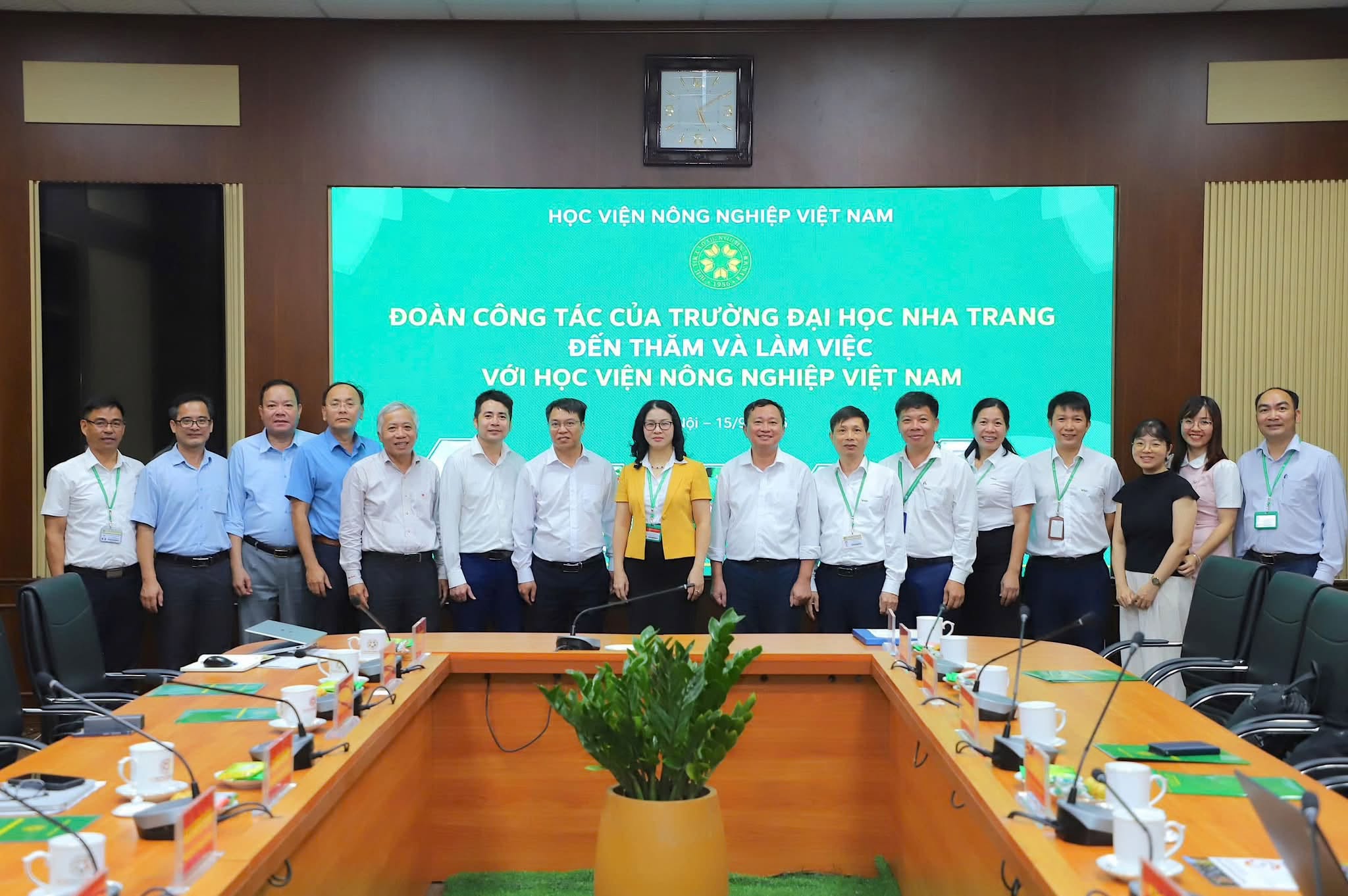 Học viện Nông nghiệp Việt Nam làm việc với Đoàn công tác của Trường Đại học Nha Trang